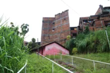 Imagem ilustrativa da imagem Imóvel que ameaça terreiro está sem previsão de demolição em Salvador