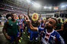 Imagem ilustrativa da imagem Jogadores do Bahia provocam o Vitória após triunfo: "mamão com açúcar"