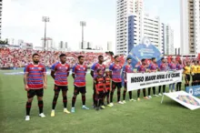 Imagem ilustrativa da imagem Jogadores do Sport usam camisa do Fortaleza antes de encarar o Náutico