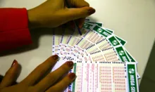 Imagem ilustrativa da imagem Loterias da Caixa arrecadaram recorde de R$ 23,4 bi em 2023