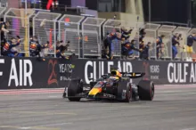 Imagem ilustrativa da imagem Max Verstappen vence GP do Bahrein de Fórmula 1
