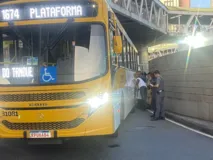 Imagem ilustrativa da imagem Mulher é atropelada por ônibus na estação rodoviária em Salvador