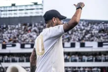 Imagem ilustrativa da imagem Neymar chega na Vila com relógio mais caro que premiação do Paulistão