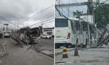 Imagem ilustrativa da imagem Ônibus parte poste ao meio em grave acidente na Estrada do Coco