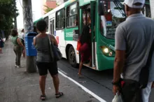 Imagem ilustrativa da imagem Ônibus volta a circular no bairro de Fazenda Coutos