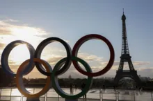 Imagem ilustrativa da imagem Para Olimpíadas, Anéis olímpicos serão instalados na Torre Eiffel