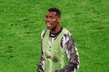 Imagem ilustrativa da imagem Pogba testa positivo em exame antidoping e é suspenso do futebol