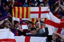 Imagem ilustrativa da imagem Uefa multa Barcelona por "comportamento racista" de torcedores