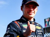 Imagem ilustrativa da imagem Verstappen se diz 'muito feliz' na Red Bull mas poderá deixar a F1