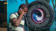Imagem ilustrativa da imagem Vídeo: Davi atende segundo Big Fone e volta a instaurar dúvidas no BBB