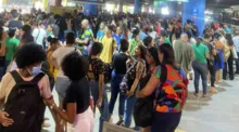 Imagem ilustrativa da imagem Vídeo: bloqueio na avenida Garibaldi gera confusão na Estação da Lapa