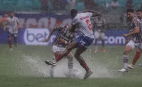 Imagem ilustrativa da imagem Fortes chuvas paralisam jogo entre Bahia e Fluminense, na Fonte Nova