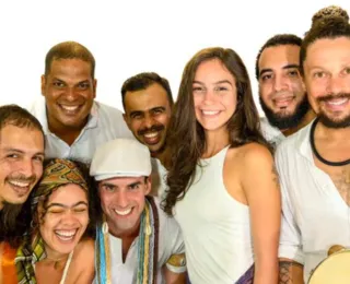 Grupo Rezadêra apresenta show "A roda gira" no Teatro Gamboa