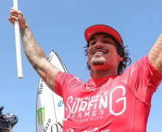 Medina se classifica às quartas de final no circuito mundial de surfe