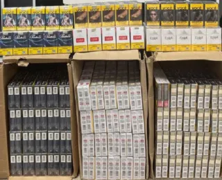 PRF apreende mais de 2 mil maços de cigarros transportados ilegalmente