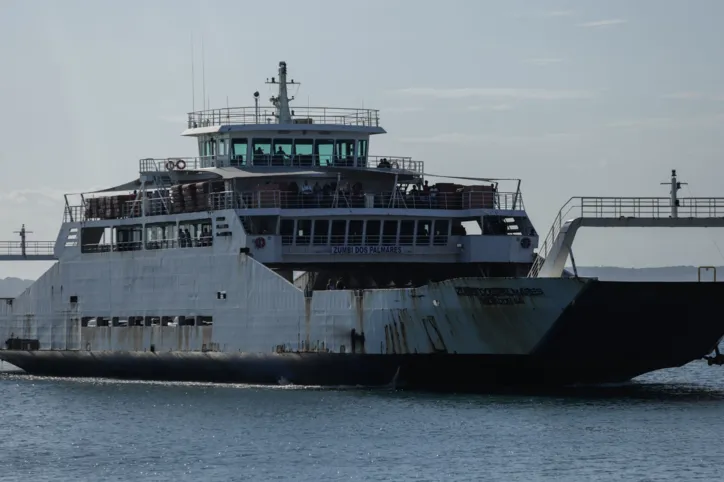 Imagem ilustrativa da imagem Licitação parada no ferry traz preocupação