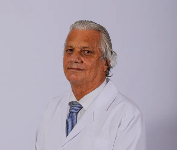 Pneumologista e diretor de Assuntos de Saúde Pública da Associação Bahiana de Medicina (ABM), Guilhardo Fontes