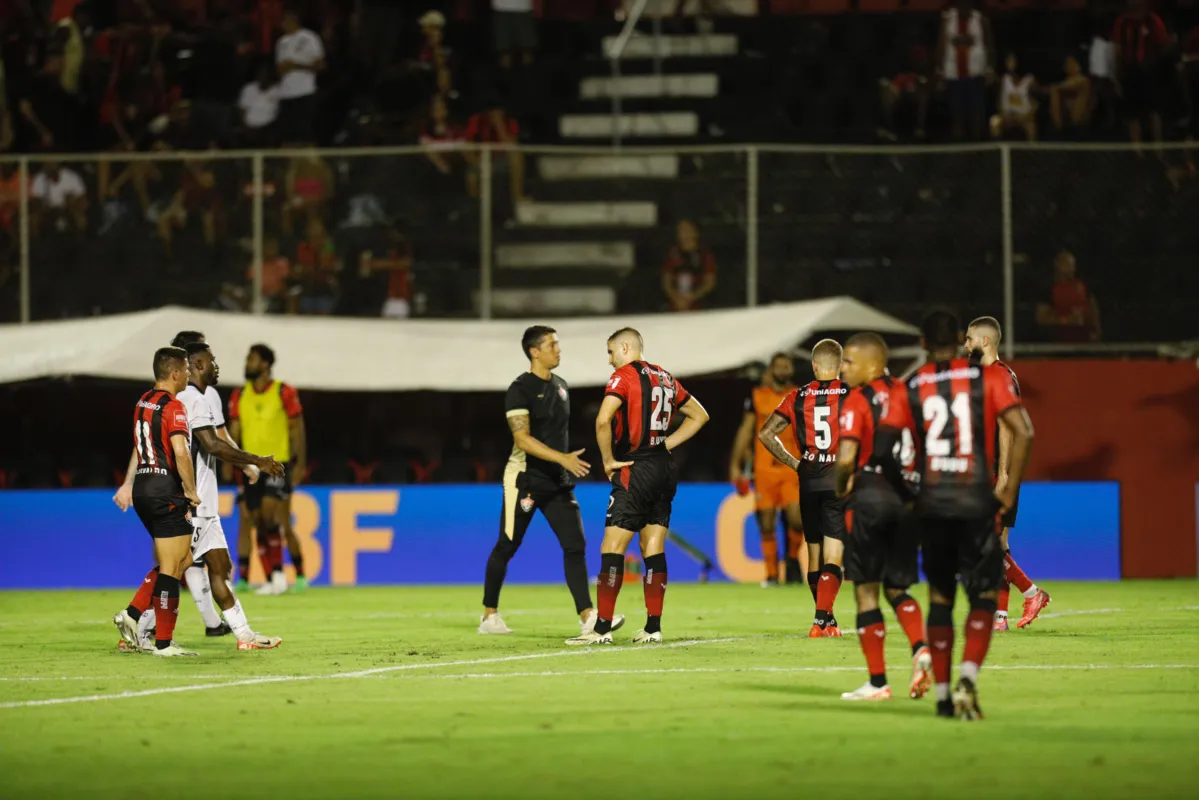 Jogadores lamentam derrota para o Botafogo