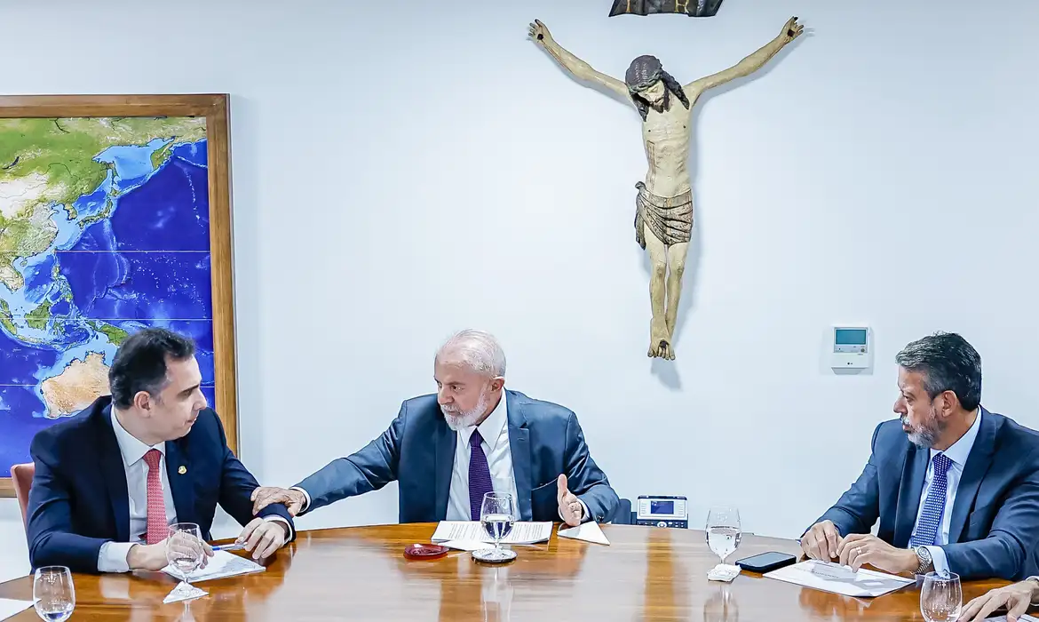 Presidente Lula e os presidentes da Câmara e do Senado, Arthur Lira e Rodrigo Pacheco