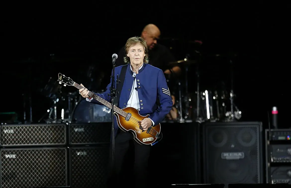 Paul McCartney durante show em Salvador, em 20 de outubro de 2017