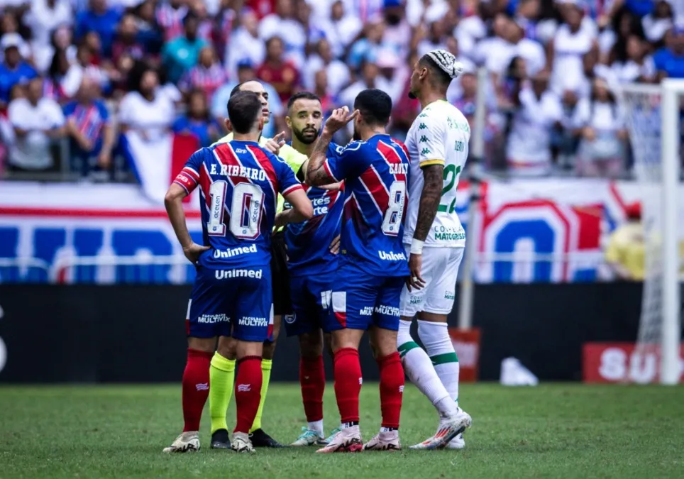 Mão na bola faz o Corinthians ter três pênaltis marcados contra si