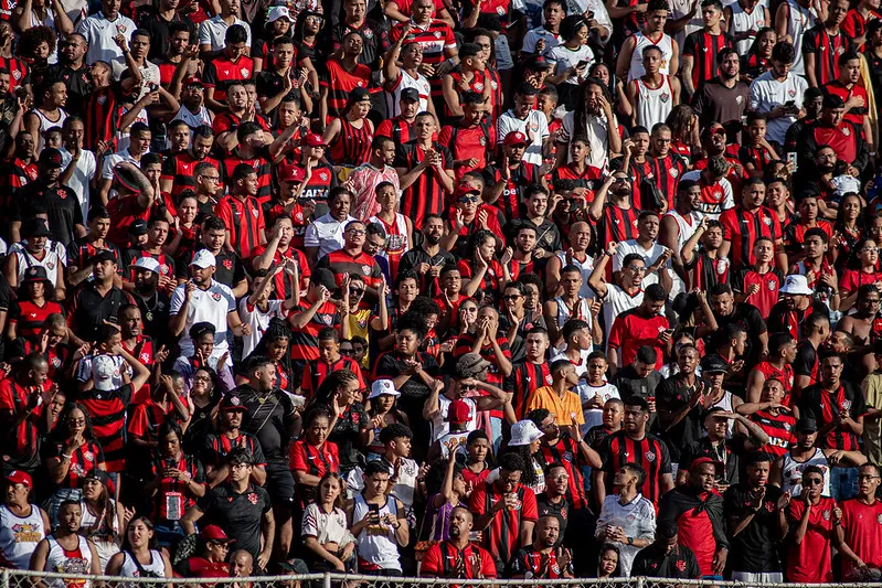 Público do Vitória caiu 50% na sequência do campeonato