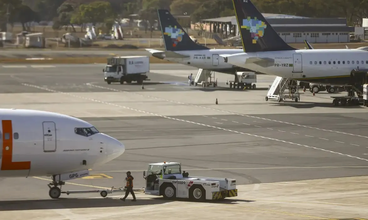 Imagem ilustrativa da imagem Aéreas anunciam voos para Base de Canoas a partir do fim do mês