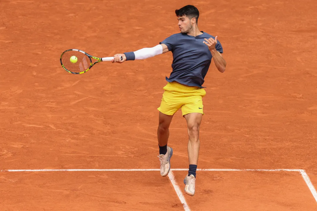 Carlos Alcaraz durante estreia de Roland Garros