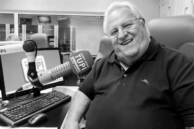 Washington Rodrigues em estúdio da Rádio Tupi