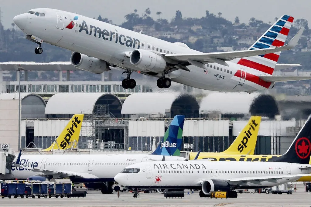 Problemas similares afetaram os aeroportos de Berlim, na Alemanha, Amesterdã-Schiphol, nos Países Baixos, Hong Kong, assim como todos os aeroportos na Espanha