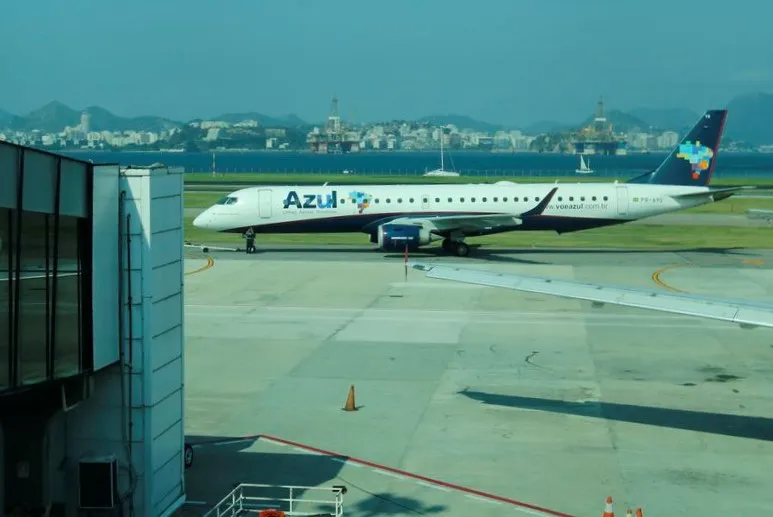 A companhia aérea Azul informou que alguns voos podem sofrer atrasos pontuais