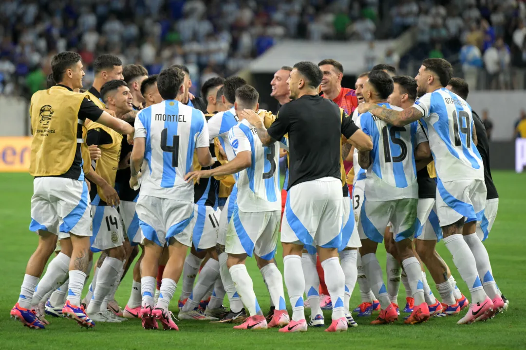 Agora a seleção comandada pelo técnico Lionel Scaloni enfrentará nas semifinais no Metlife Stadium, em Nova Jersey, no dia 9 de julho, o vencedor do duelo entre Venezuela e Canadá