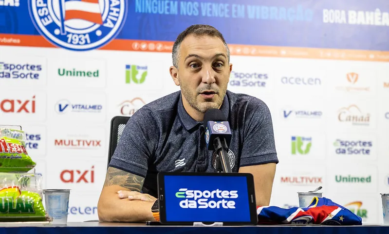 O diretor de futebol do Bahia esteve presente na sala de imprensa da Arena Fonte Nova durante a apresentação de Iago Borduchi