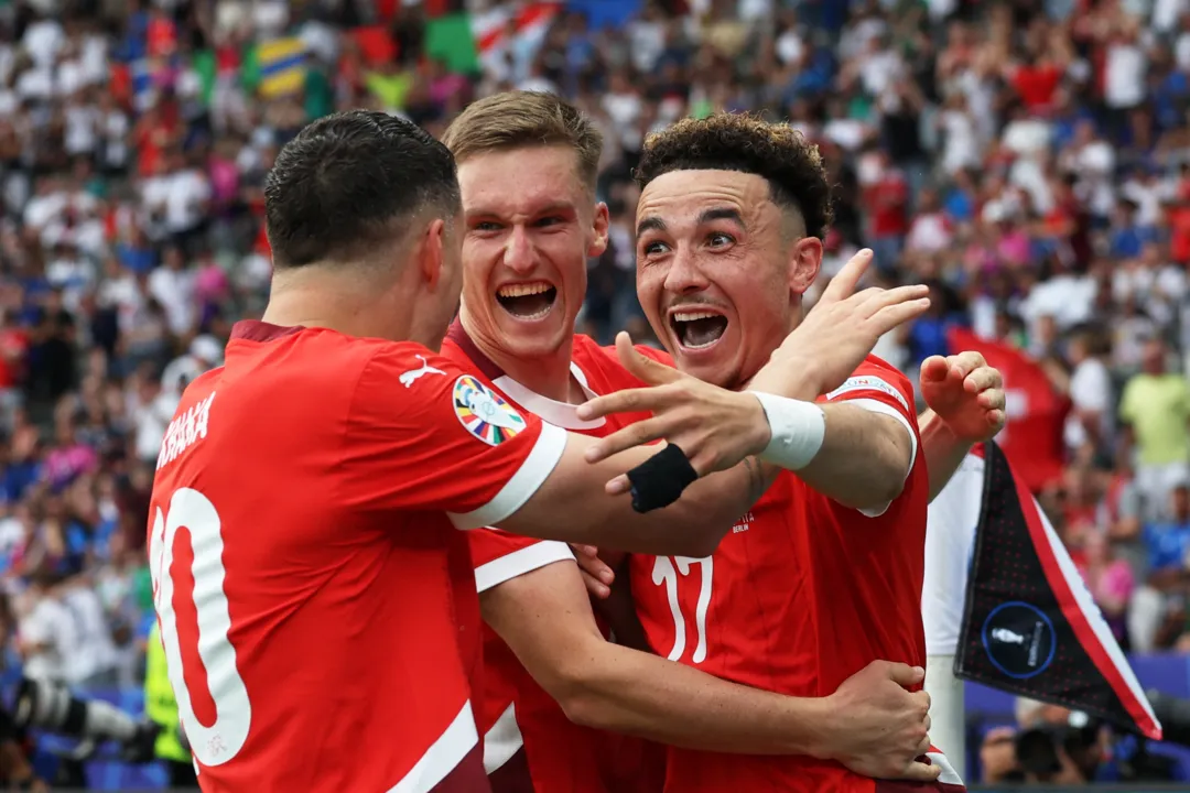 Jogadores da Suíça comemorando