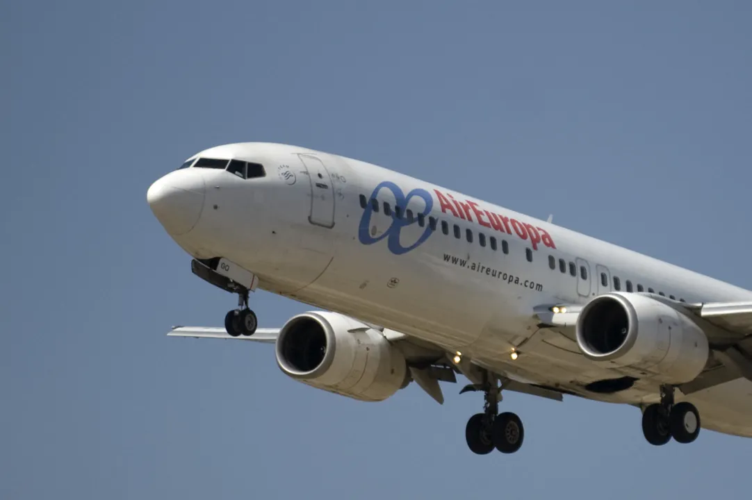 A Air Europa afirmou que o avião "permanecerá sob revisão" para determinar a extensão dos danos