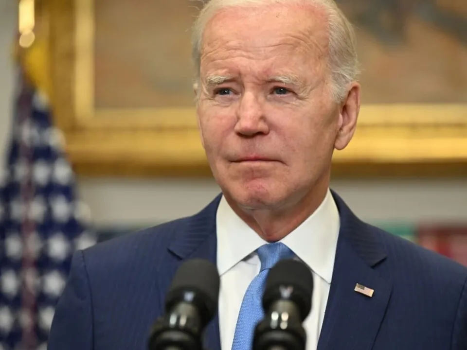 Imagem ilustrativa da imagem Biden ganha apoio de congressistas democratas, mas rebelião persiste