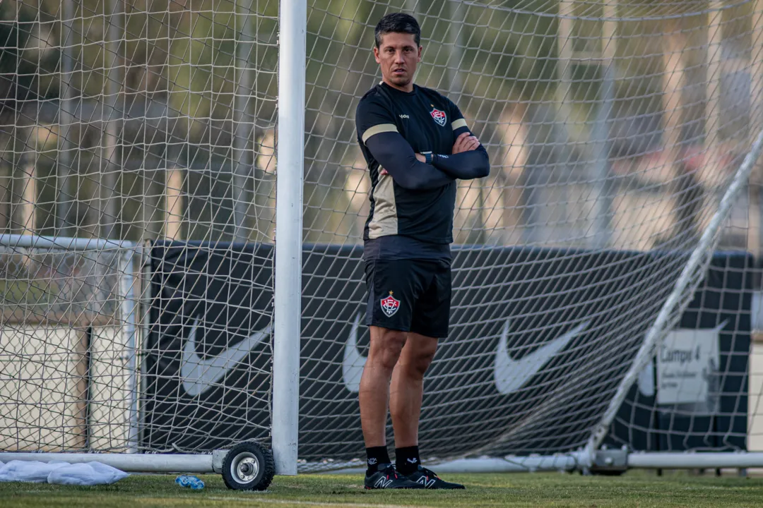 Thiago Carpini tem feito esforço para resguardar elenco  dos problemas