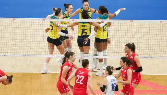 Brasileiras superaram sérvias por 3 sets a 0 em último confronto no Maracanãzinho