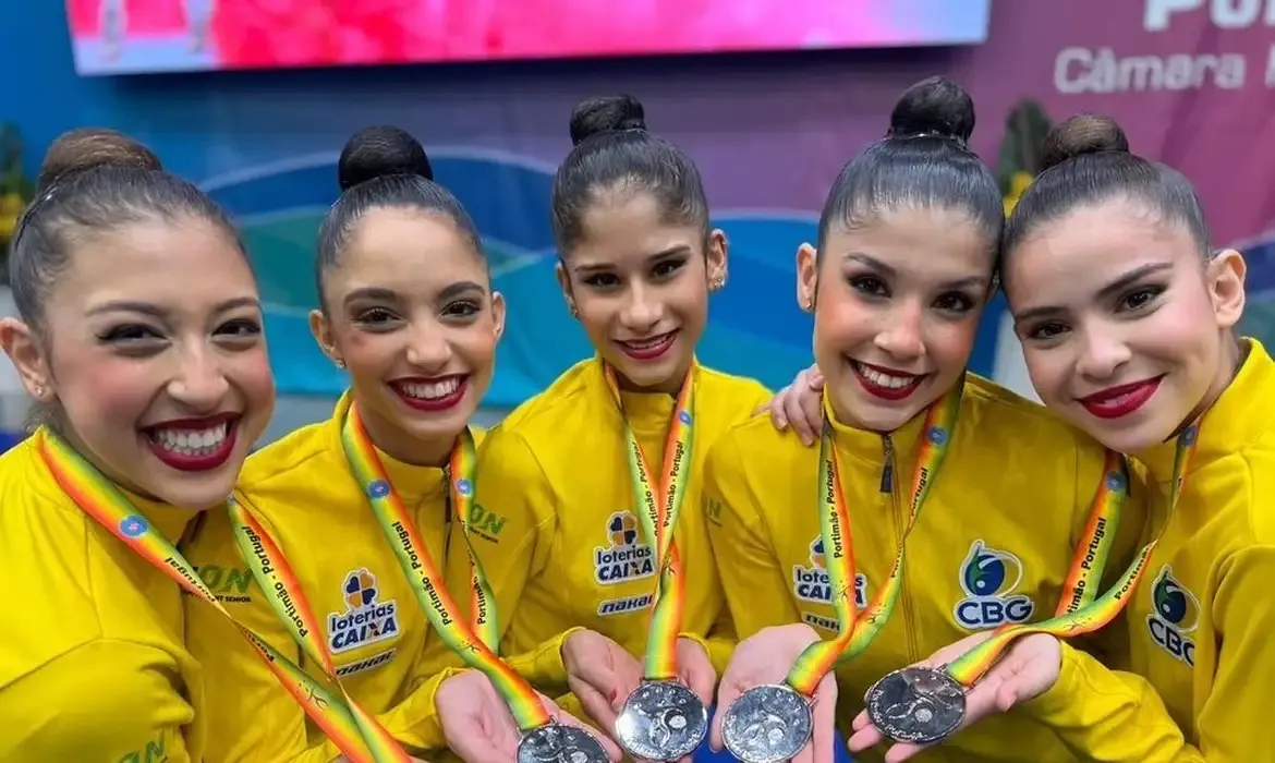 Quinteto brasileiro formado Maria Eduarda Arakaki, Victoria Borges, Deborah Medrado, Sofia Pereira e Nicole Pircio só foi superado pelo time da Espanha