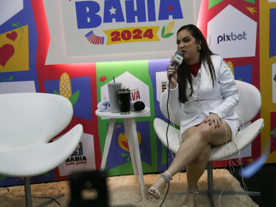 Imagem ilustrativa da imagem Brega com arrocha? Raphaela Santos quer feat com Pablo