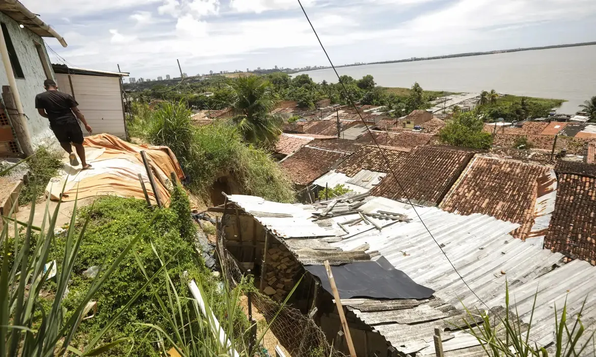 Desde 2018, moradores de ao menos quatro bairros (Pinheiro, Bebedouro, Mutange e Bom Parto) tiveram que abandonar suas casas