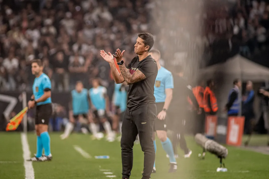 Thiago Carpini, técnico do Vitória