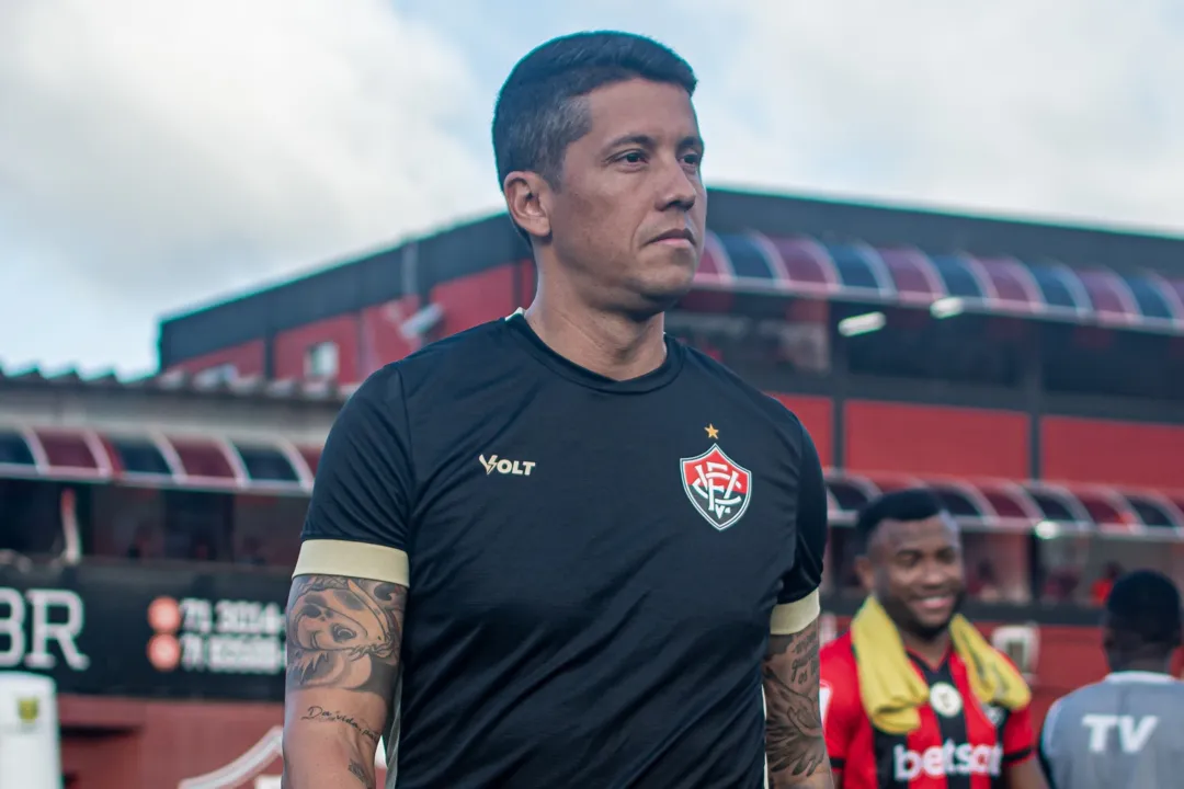 Thiago Carpini, técnico do Vitória