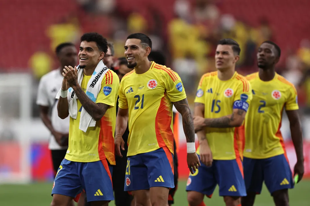 Com seis pontos em dois jogos, a Colômbia se juntou a Argentina e Venezuela como as únicas seleções já garantidas na próxima fase