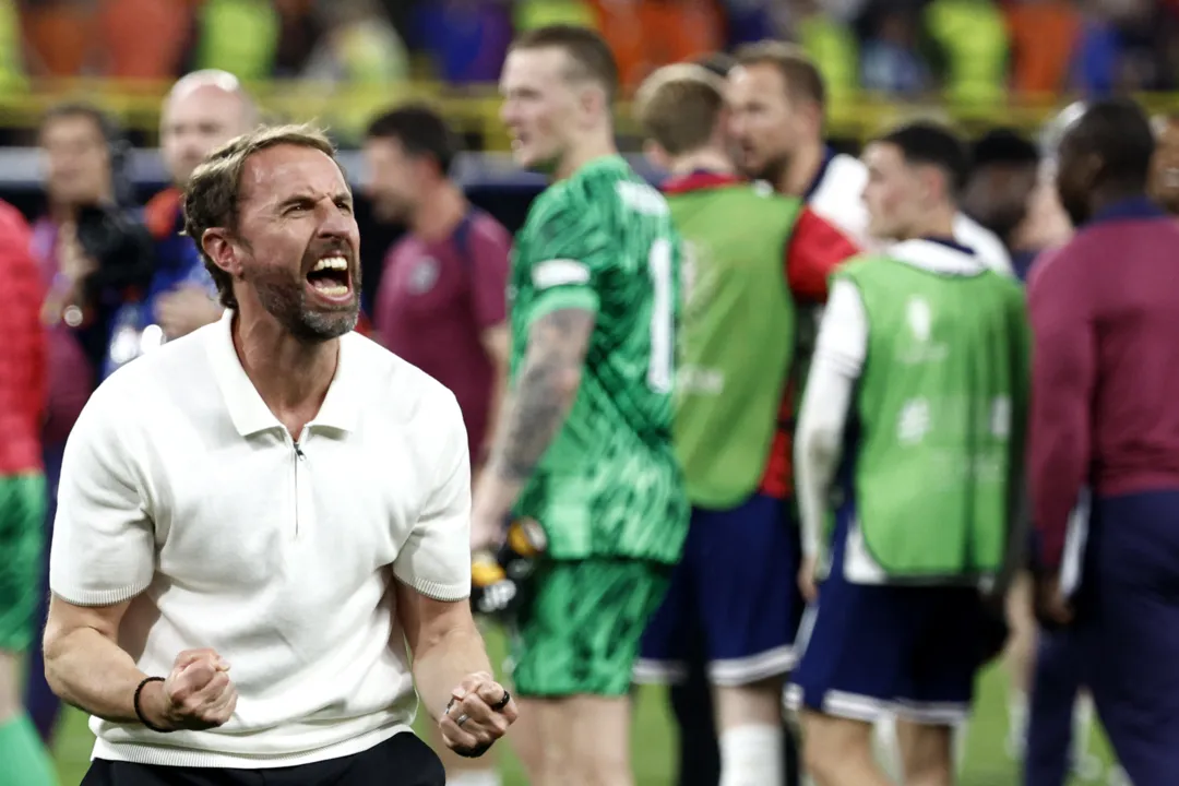 Southgate comemorando classificação à final da Euro