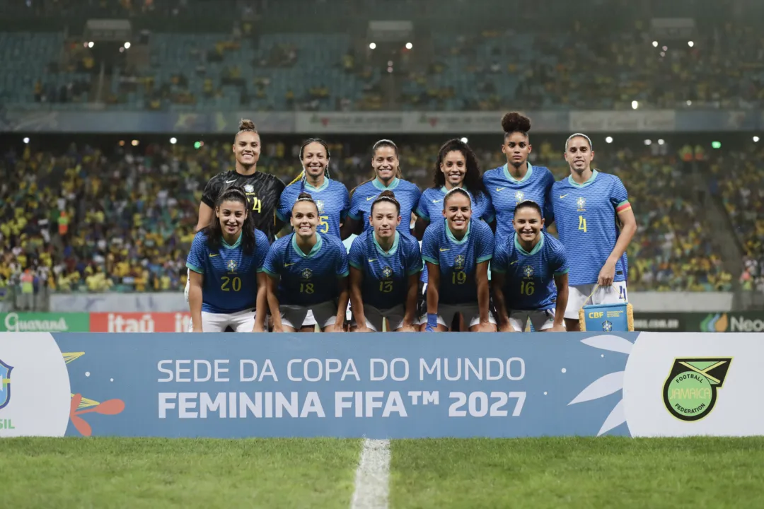 Seleção feminina de futebol