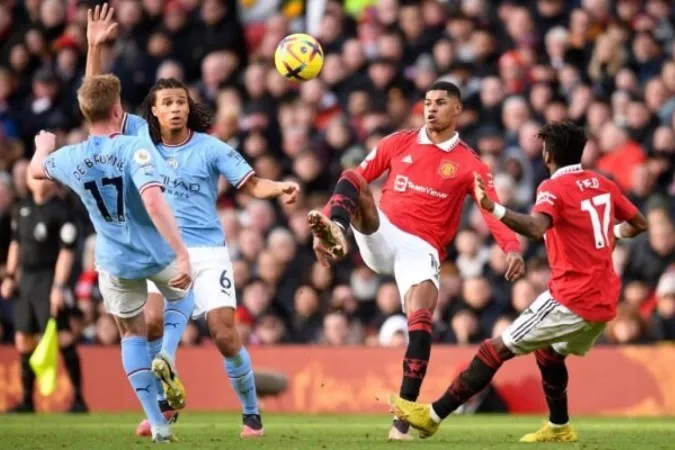 Manchester City e Manchester United farão clássico que vale título