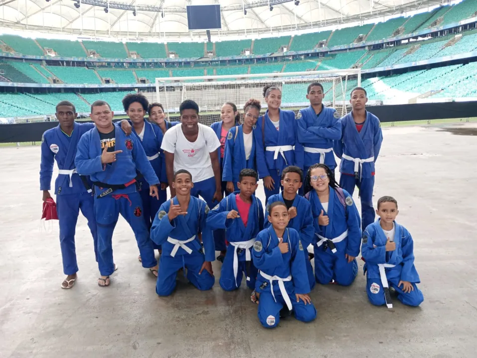 Parte dos alunos do projeto Centro de Treinamento de Campeões