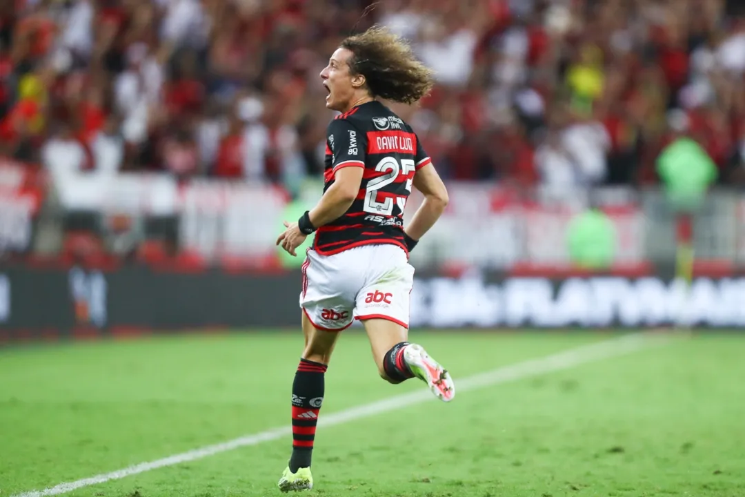David Luiz marcou o gol da vitória do Flamengo, nesta quinta-feira, 20