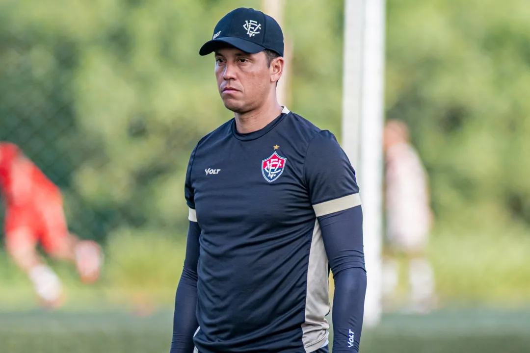 Thiago Carpini, técnico do Vitória